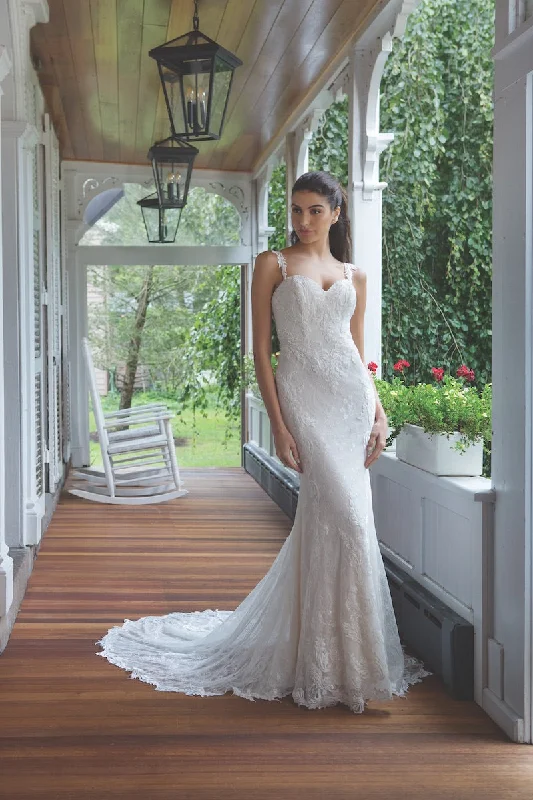 Sweetheart Neckline, Fit & flair Comfortable Wedding Gown Adore by Justin Alexander #11078