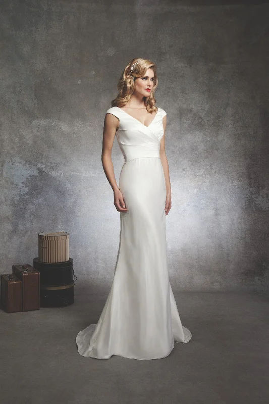 *NEW* Justin Alexander Designer Wedding Gown - #8667