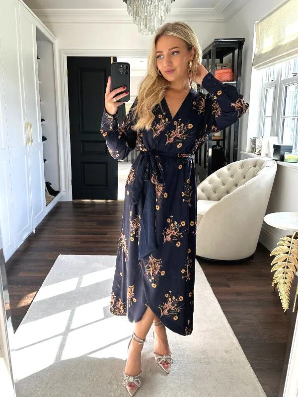 Petite Fergie Reversible 2 in 1 Wrap Midi Dress / Navy Floral